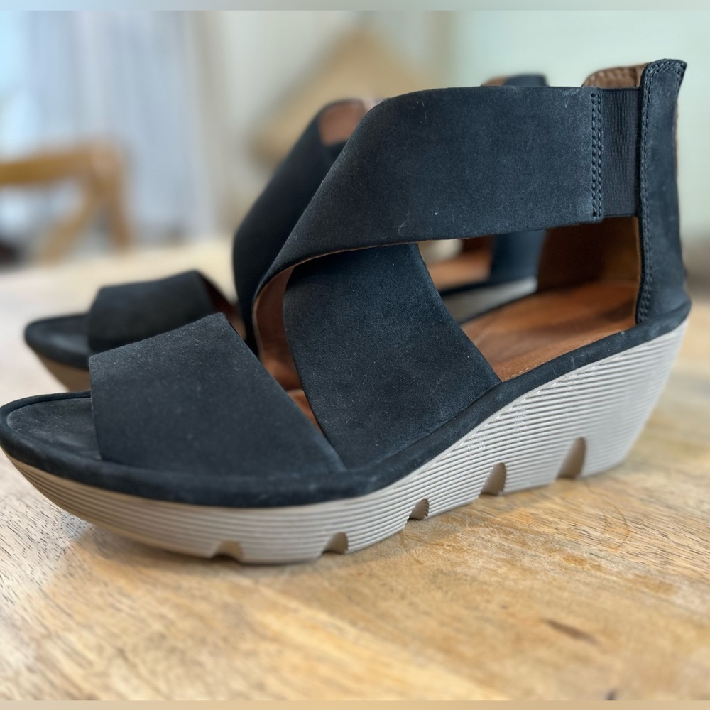 Clarks Black Nubuck Wedge Sandals Size 9
